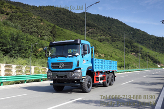 Dongfeng Six Drive Heavy Off-road Truck Offer Export_Blue 6×6 Off-road Truck ကို ပြုပြင်နိုင်သည်