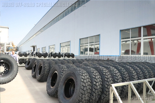 DongfengEQ2102ခြောက်ဘီးယက်လမ်းကြမ်း အထူးယာဉ်တာယာ