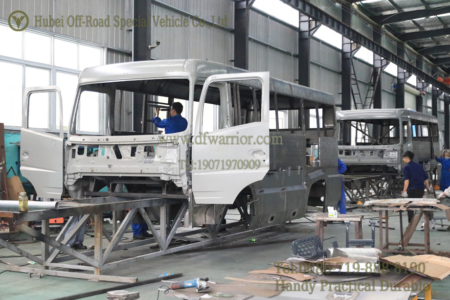 4WD ဘတ်စ်ကားအခွံတည်ဆောက်မှုလုပ်ငန်းစဉ်